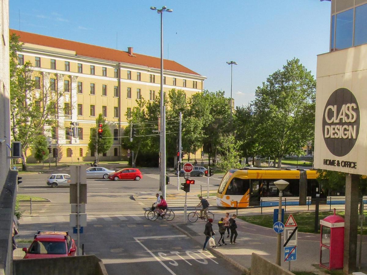 Aweshome City Apartment - 3 Bedrooms And Free Parking Дебрецен Экстерьер фото
