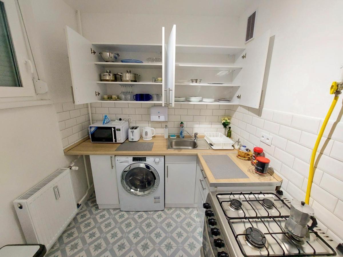 Aweshome City Apartment - 3 Bedrooms And Free Parking Дебрецен Экстерьер фото