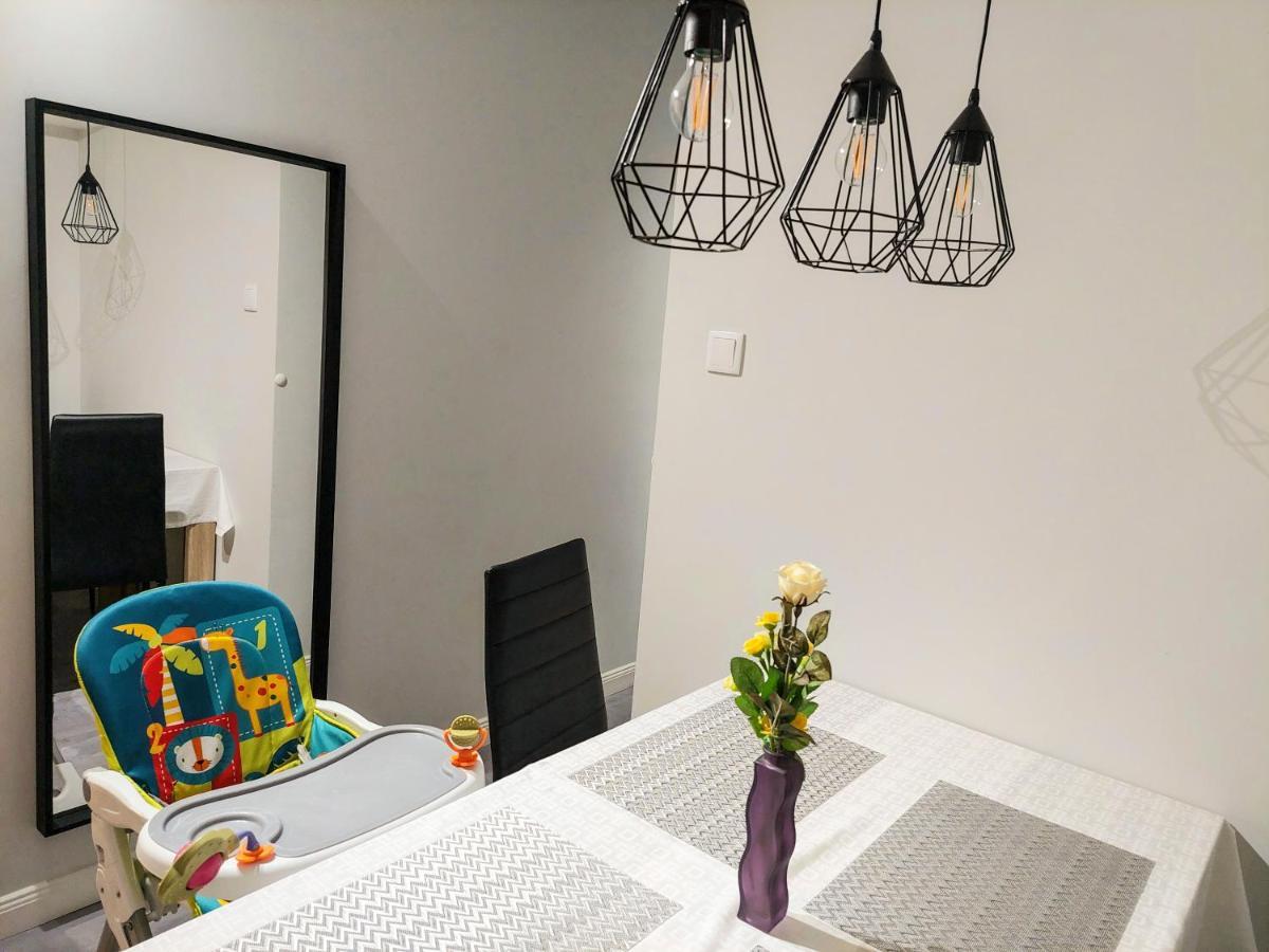 Aweshome City Apartment - 3 Bedrooms And Free Parking Дебрецен Экстерьер фото