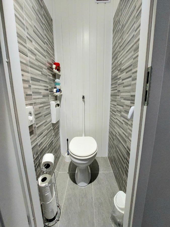 Aweshome City Apartment - 3 Bedrooms And Free Parking Дебрецен Экстерьер фото
